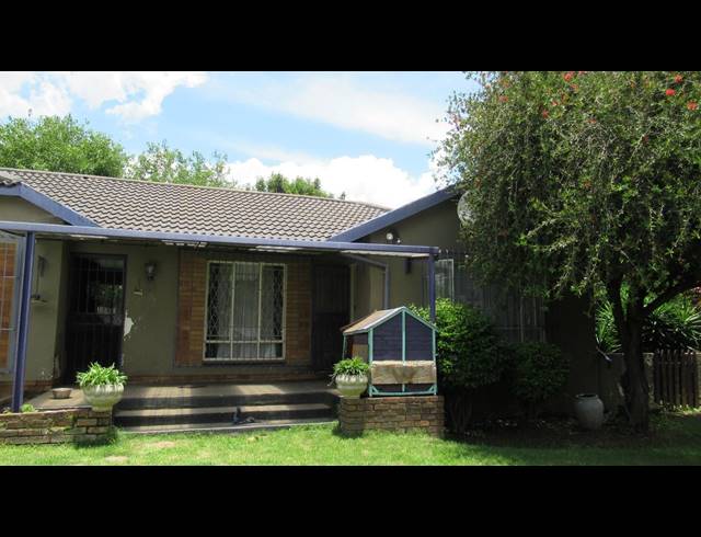 3 BEDROOM HOUSE FOR SALE IN ALBERTSDAL
